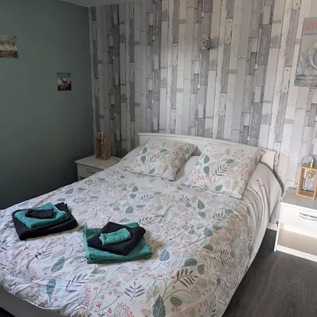 Chez Mireille, Au Coeur Du Sancy Apartamento *