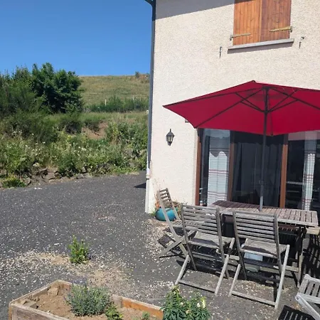 Chez Mireille, Au Coeur Du Sancy Apartamento *